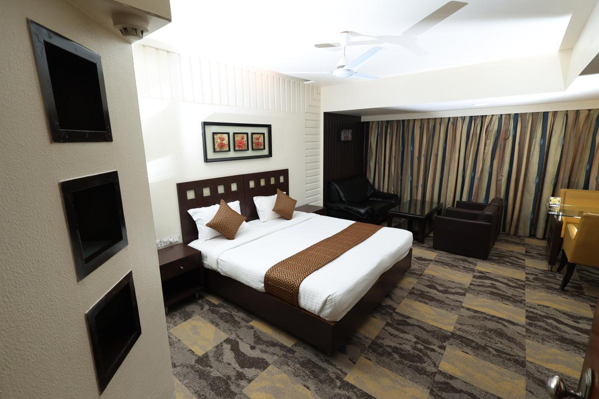 Quaint Suites Hotel & Banquet Мумбаи Экстерьер фото